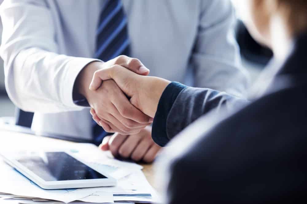 Chuyển đổi loại hình doanh nghiệp công ty cổ phần thành công ty tnhh 2 thành viên 8 Khi chuyển đổi loại hình công ty có được đồng thời đăng ký thay đổi nội dung đăng ký doanh nghiệp khác không?